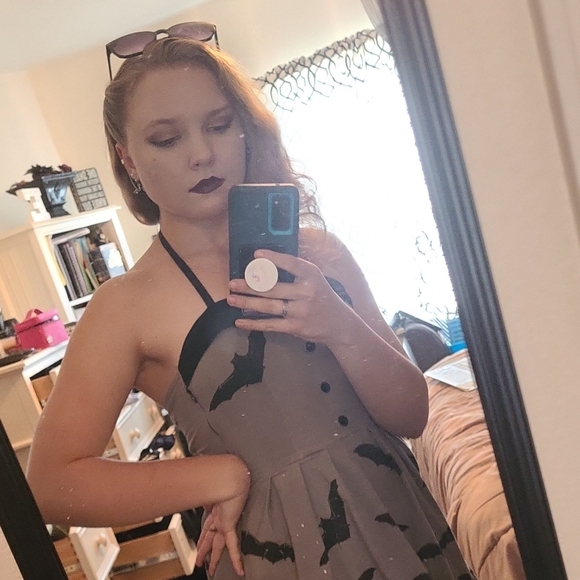 Meet your Posher, Emily - Picture 1 of 1